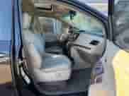 2013 Toyota Sienna XLE with VIN 5TDDK3DC3DS052713, listed as a Copart auction lot 43234125 with 284,884 mi miles and Clean title. Bid and sale history available at DreamBid. Image 5.