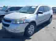 2010 Chevrolet Traverse LS z VIN 1GNLVEED7AS147646, wystawiony jako IAAI lot #42582484 z przebiegiem 58 809 mil mil oraz . Historia ofert i sprzedaży dostępna na DreamBid. Obrazek 2.