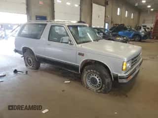1984 Chevrolet Blazer z VIN 1G8CT18B4E0171822, wystawiony jako Copart lot #81516705 z przebiegiem 183 319 mil mil oraz Czysty tytuł • Clean title. Historia ofert i sprzedaży dostępna na DreamBid. Obrazek 4.