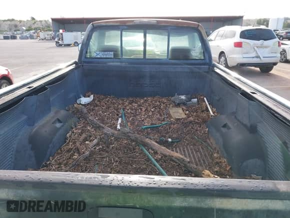 1994 Dodge 1500 z VIN 1B7HC16YXRS520611, wystawiony jako IAAI lot #42764906 z przebiegiem 181 142 mil mil oraz . Historia ofert i sprzedaży dostępna na DreamBid. Obrazek 8.