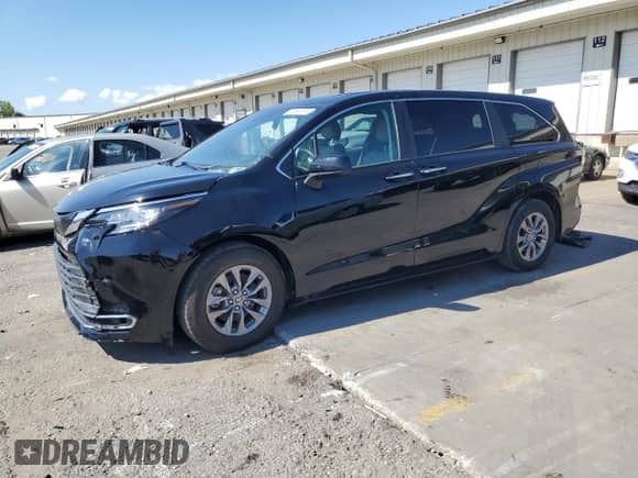 2023 Toyota Sienna XLE z VIN 5TDYSKFC2PS083903, wystawiony jako Copart lot #71898795 z przebiegiem 31 636 mil mil oraz Szkoda całkowita • Salvage title. Historia ofert i sprzedaży dostępna na DreamBid. Obrazek 1.