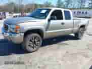 2003 GMC Sierra 1500 SLT z VIN 1GTEK19TX3E107129, wystawiony jako IAAI lot #41747356 z przebiegiem 267 536 mil mil oraz . Historia ofert i sprzedaży dostępna na DreamBid. Obrazek 18.