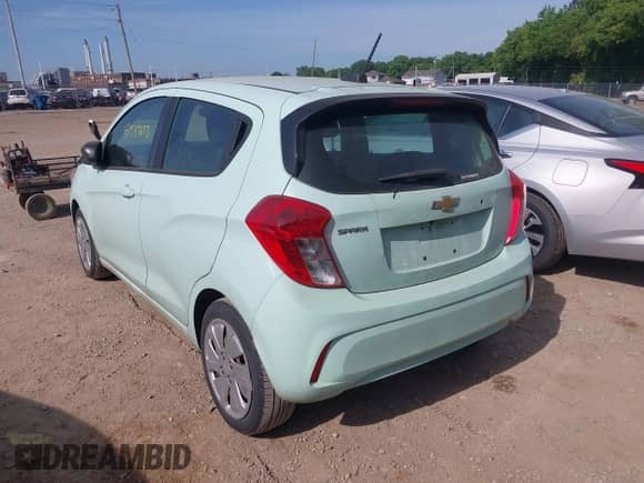 2018 Chevrolet Spark LS z VIN KL8CB6SA4JC452249, wystawiony jako IAAI lot #42547693 z przebiegiem 145 521 mil mil oraz . Historia ofert i sprzedaży dostępna na DreamBid. Obrazek 3.
