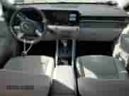 2024 Hyundai Kona SEL с VIN KM8HB3AB9RU085971, выставлен на аукционе Copart как лот 71199135 с пробегом 13 813 миль миль и Списание • Salvage title. История ставок и продаж доступна на DreamBid. Изображение 8.