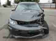 2017 Chevrolet Bolt EV Premier z VIN 1G1FX6S02H4140974, wystawiony jako Copart lot #69942603 z przebiegiem 107 935 mil mil oraz . Historia ofert i sprzedaży dostępna na DreamBid. Obrazek 5.