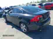 2012 Volvo S60 T5 с VIN YV1622FSXC2093928, выставлен на аукционе IAAI как лот 42684244 с пробегом 121 791 миль миль и . История ставок и продаж доступна на DreamBid. Изображение 3.