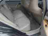 2007 Toyota Camry CE z VIN JTNBE46K273093358, wystawiony jako IAAI lot #43213288 z przebiegiem 221 969 mil mil oraz . Historia ofert i sprzedaży dostępna na DreamBid. Obrazek 8.