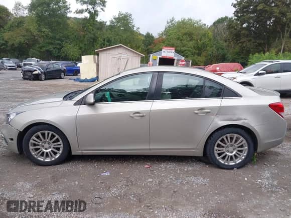 2015 Chevrolet Cruze ECO с VIN 1G1PH5SB6F7136578, выставлен на аукционе IAAI как лот 43146534 с пробегом 181 962 миль миль и . История ставок и продаж доступна на DreamBid. Изображение 14.