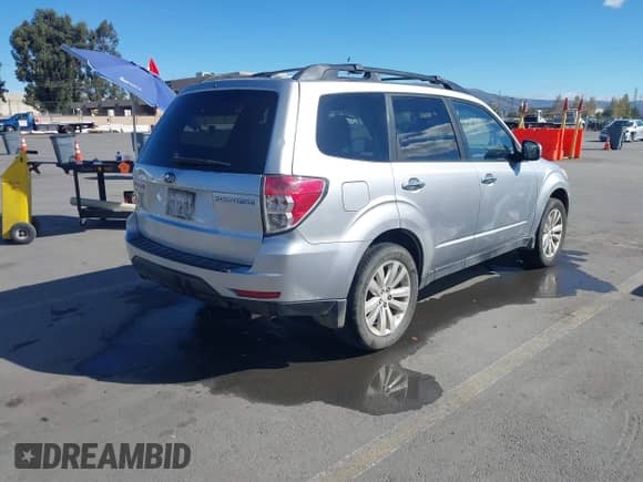 2012 Subaru Forester X Limited z VIN JF2SHAEC2CH404404, wystawiony jako IAAI lot #43559029 z przebiegiem 190 693 mil mil oraz . Historia ofert i sprzedaży dostępna na DreamBid. Obrazek 4.
