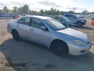 2006 Honda Accord LX с VIN 1HGCM56486A146773, выставлен на аукционе IAAI как лот 43375540 с пробегом 261 665 миль миль и . История ставок и продаж доступна на DreamBid. Изображение 1.