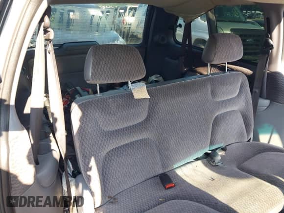 1999 Dodge Caravan SE with VIN 2B4GP44R3XR476511, listed as a IAAI auction lot 42396378 with 137,937 mi miles and . Bid and sale history available at DreamBid. Image 8.