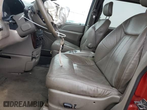 2001 Dodge Caravan ES with VIN 2B8GP54L31R220067, listed as a Copart auction lot 43602265 with 209,684 mi miles and Salvage title. Bid and sale history available at DreamBid. Image 7.