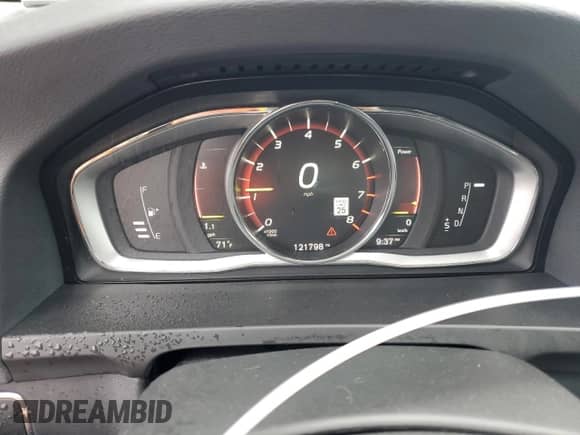 2017 Volvo S60 Inscription Platinum с VIN LYV402TM8HB133454, выставлен на аукционе Copart как лот 63387135 с пробегом 121 798 миль миль и На запчасти • Non repairable. История ставок и продаж доступна на DreamBid. Изображение 9.