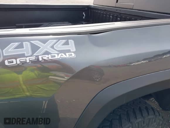 2023 Toyota Tacoma SR z VIN 3TMCZ5AN4PM571394, wystawiony jako IAAI lot #43129720 z przebiegiem 44 374 mil mil oraz . Historia ofert i sprzedaży dostępna na DreamBid. Obrazek 21.