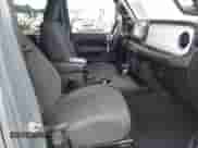 2024 Jeep Wrangler Sport S z VIN 1C4PJXDG1RW261286, wystawiony jako IAAI lot #42219560 z przebiegiem 10 893 mil mil oraz . Historia ofert i sprzedaży dostępna na DreamBid. Obrazek 5.