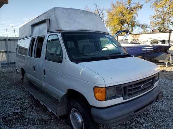 2005 Ford Econoline Cargo with VIN 1FTSS34L05HB37327, listed as a Copart auction lot 87282555 with 149,648 mi miles and Clean title. Bid and sale history available at DreamBid. Image 4.