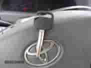 2005 Toyota Camry STD z VIN 4T1BE32K25U977288, wystawiony jako IAAI lot #43267344 z przebiegiem 265 706 mil mil oraz . Historia ofert i sprzedaży dostępna na DreamBid. Obrazek 11.