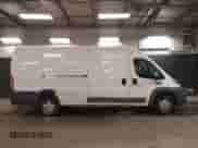 2017 Ram ProMaster Cargo z VIN 3C6URVJG1HE535591, wystawiony jako IAAI lot #41735166 z przebiegiem Nie podano mil oraz . Historia ofert i sprzedaży dostępna na DreamBid. Obrazek 13.