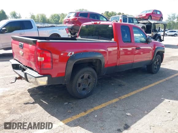 2007 Chevrolet Silverado 1500 Work Truck z VIN 1GCEK19J17Z581192, wystawiony jako IAAI lot #43319445 z przebiegiem 246 570 mil mil oraz . Historia ofert i sprzedaży dostępna na DreamBid. Obrazek 4.