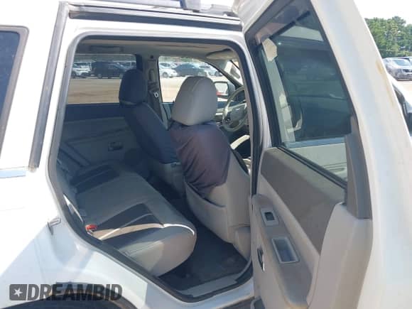 2007 Jeep Grand Cherokee Limited с VIN 1J8HR58M57C692982, выставлен на аукционе IAAI как лот 43137926 с пробегом 287 446 миль миль и . История ставок и продаж доступна на DreamBid. Изображение 8.