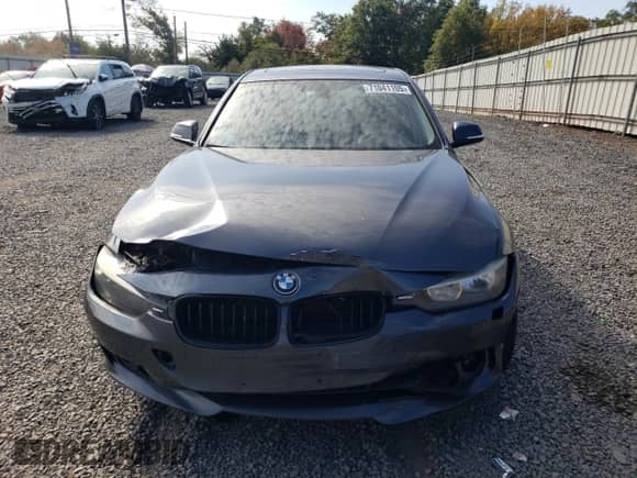 2013 BMW 3 Series 328i xDrive с VIN WBA3B5C56DF138900, выставлен на аукционе Copart как лот 71041105 с пробегом 170 800 миль миль и Списание • Salvage title. История ставок и продаж доступна на DreamBid. Изображение 5.