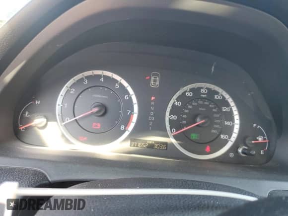 2011 Honda Accord EX-L z VIN 1HGCP2F88BA044344, wystawiony jako Copart lot #85582185 z przebiegiem 371 652 mil mil oraz Szkoda całkowita • Salvage title. Historia ofert i sprzedaży dostępna na DreamBid. Obrazek 9.