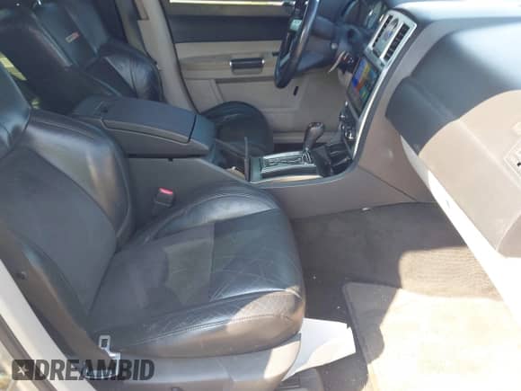 2006 Chrysler 300 C SRT-8 with VIN 2C3LA73W76H103542, listed as a IAAI auction lot 42924495 with 231,205 mi miles and . Bid and sale history available at DreamBid. Image 5.