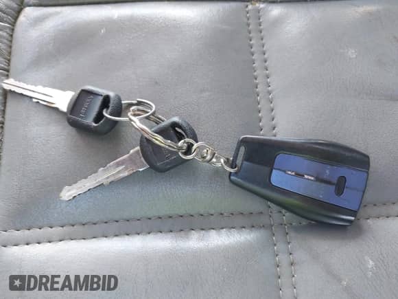 1998 Chevrolet Express Cargo YF7 z VIN 1GBFG15R1W1008425, wystawiony jako IAAI lot #42551328 z przebiegiem 166 777 mil mil oraz . Historia ofert i sprzedaży dostępna na DreamBid. Obrazek 11.