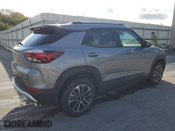 2025 Chevrolet TrailBlazer LT с VIN KL79MRSL9SB183264, выставлен на аукционе Copart как лот 85109305 с пробегом 8 118 миль миль и Чистый • Clean title. История ставок и продаж доступна на DreamBid. Изображение 3.