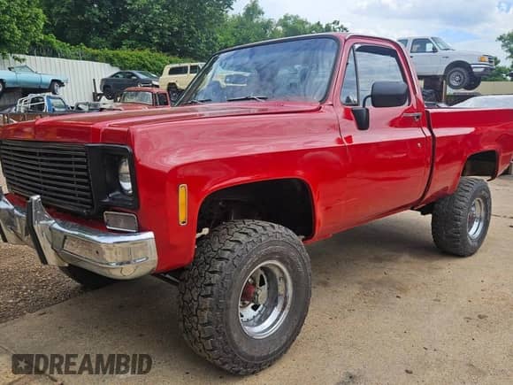 1977 Chevrolet Silverado 1500 с VIN CKL147J146028, выставлен на аукционе Copart как лот 59329435 с пробегом 43 856 миль миль и Списание • Salvage title. История ставок и продаж доступна на DreamBid. Изображение 2.