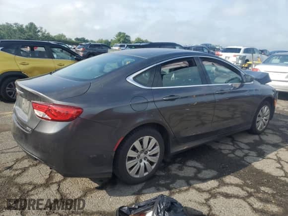 2016 Chrysler 200 LX z VIN 1C3CCCFB2GN171493, wystawiony jako Copart lot #68939405 z przebiegiem 229 568 mil mil oraz Szkoda całkowita • Salvage title. Historia ofert i sprzedaży dostępna na DreamBid. Obrazek 3.