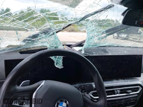 2024 BMW 4 Series 430i xDrive z VIN WBA43AT02RCS01739, wystawiony jako IAAI lot #42963125 z przebiegiem 7 mil mil oraz . Historia ofert i sprzedaży dostępna na DreamBid. Obrazek 15.