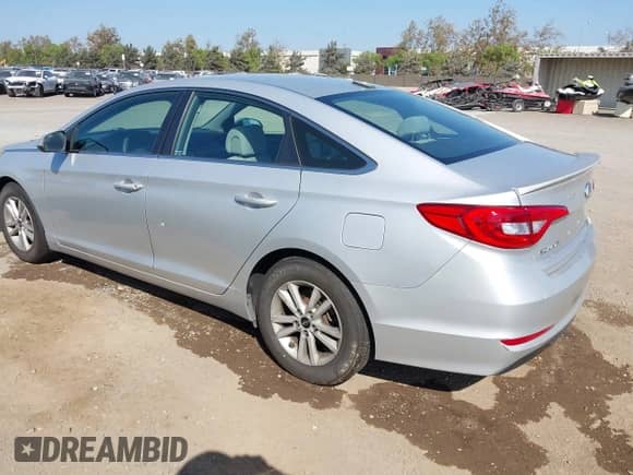 2015 Hyundai Sonata SE с VIN 5NPE24AF7FH166697, выставлен на аукционе IAAI как лот 43409874 с пробегом 173 277 миль миль и . История ставок и продаж доступна на DreamBid. Изображение 3.