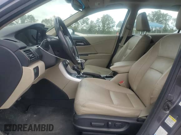 2015 Honda Accord Touring z VIN 1HGCR6F73FA002338, wystawiony jako Copart lot #86055725 z przebiegiem 218 078 mil mil oraz Czysty tytuł • Clean title. Historia ofert i sprzedaży dostępna na DreamBid. Obrazek 7.