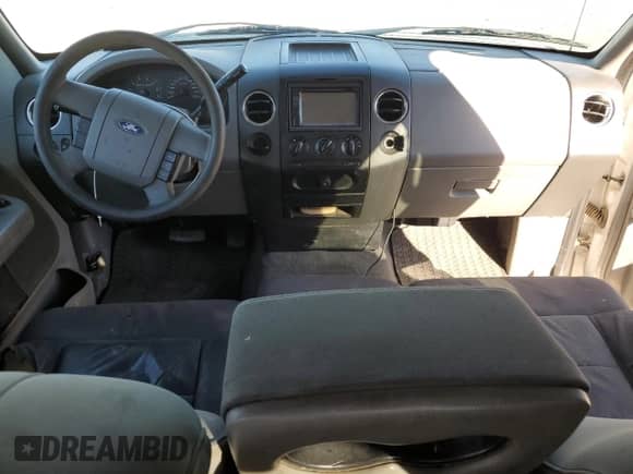 2005 Ford F-150 XLT z VIN 1FTPW12515KD36957, wystawiony jako Copart lot #81740655 z przebiegiem 2 577 933 mil mil oraz Czysty tytuł • Clean title. Historia ofert i sprzedaży dostępna na DreamBid. Obrazek 8.