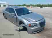 2014 Chrysler 300 S с VIN 2C3CCABG7EH272654, выставлен на аукционе IAAI как лот 43147657 с пробегом 202 449 миль миль и . История ставок и продаж доступна на DreamBid. Изображение 1.