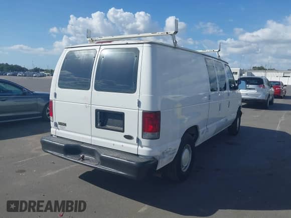 2002 Ford Econoline Cargo с VIN 1FTRE14W82HA72355, выставлен на аукционе IAAI как лот 43414083 с пробегом 52 394 миль миль и . История ставок и продаж доступна на DreamBid. Изображение 4.