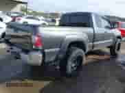 2011 Toyota Tacoma z VIN 5TFUU4EN1BX017241, wystawiony jako IAAI lot #41829322 z przebiegiem 149 111 mil mil oraz . Historia ofert i sprzedaży dostępna na DreamBid. Obrazek 4.