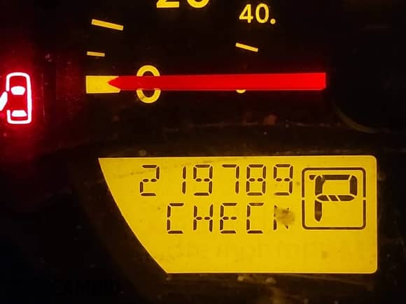 2015 Nissan Frontier SL with VIN 1N6AD0FV9FN733801, listed as a IAAI auction lot 41872500 with 219,789 mi miles and . Bid and sale history available at DreamBid. Image 15.