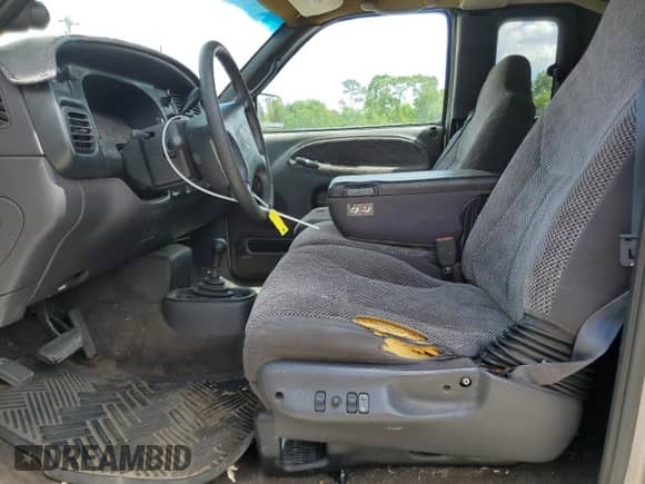 1998 Dodge 1500 with VIN 3B7HF13ZXWG152325, listed as a Copart auction lot 52207135 with 311,508 mi miles and Salvage title. Bid and sale history available at DreamBid. Image 7.