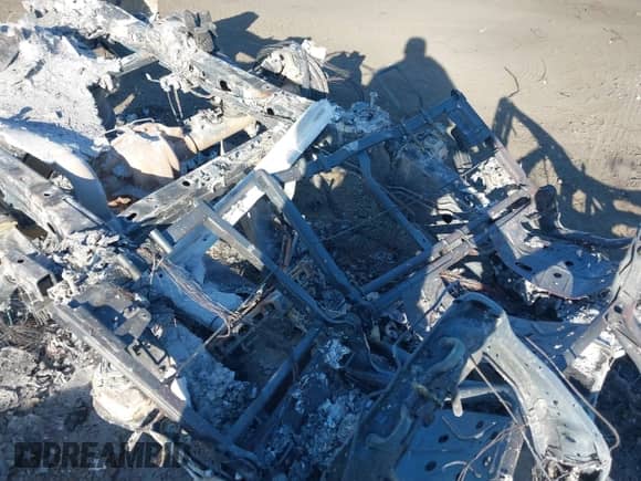 2021 Ford F-150 XLT z VIN 1FTEW1EP2MFA53592, wystawiony jako IAAI lot #43220243 z przebiegiem Nie podano mil oraz . Historia ofert i sprzedaży dostępna na DreamBid. Obrazek 8.