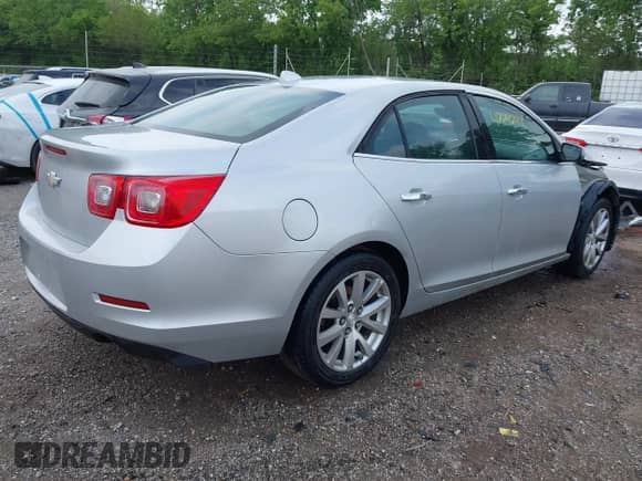 2013 Chevrolet Malibu LTZ с VIN 1G11H5SA9DF279783, выставлен на аукционе IAAI как лот 42242418 с пробегом 175 238 миль миль и . История ставок и продаж доступна на DreamBid. Изображение 4.