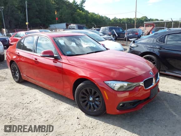 2016 BMW 3 Series 320i xDrive z VIN WBA8A3C58GK551412, wystawiony jako IAAI lot #43181281 z przebiegiem 77 677 mil mil oraz . Historia ofert i sprzedaży dostępna na DreamBid. Obrazek 1.