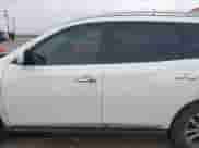 2014 Nissan Pathfinder Platinum with VIN 5N1AR2MN3EC727078, listed as a IAAI auction lot 42076108 with 181,936 mi miles and . Bid and sale history available at DreamBid. Image 15.