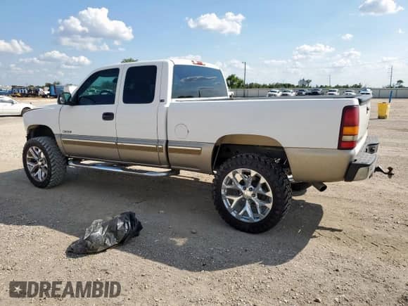 2002 Chevrolet Silverado 1500 LS с VIN 1GCEC19V02Z335811, выставлен на аукционе Copart как лот 70150005 с пробегом 171 514 миль миль и Списание • Salvage title. История ставок и продаж доступна на DreamBid. Изображение 2.