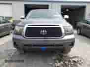 2013 Toyota Tundra Limited z VIN 5TFBY5F19DX315830, wystawiony jako Copart lot #60910215 z przebiegiem 116 396 mil mil oraz Szkoda całkowita • Salvage title. Historia ofert i sprzedaży dostępna na DreamBid. Obrazek 5.