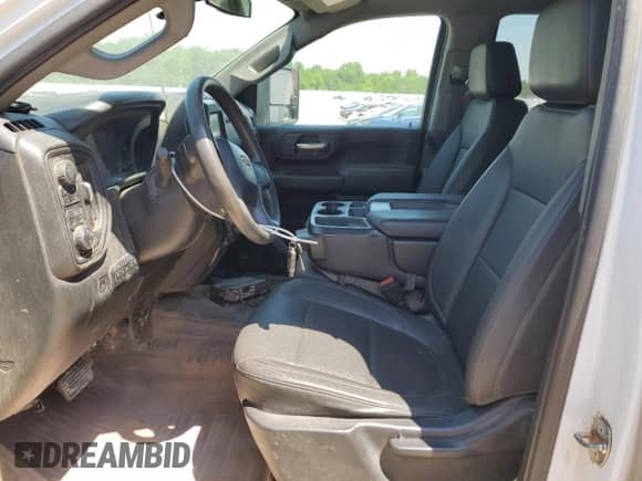 2023 Chevrolet Silverado 2500HD Work Truck z VIN 1GC1YLE70PF192757, wystawiony jako Copart lot #55618945 z przebiegiem 78 178 mil mil oraz Czysty tytuł • Clean title. Historia ofert i sprzedaży dostępna na DreamBid. Obrazek 7.