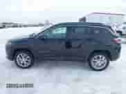 2024 Jeep Compass Latitude Lux с VIN 3C4NJDFN8RT103518, выставлен на аукционе IAAI как лот 41352342 с пробегом 13 535 миль миль и . История ставок и продаж доступна на DreamBid. Изображение 15.