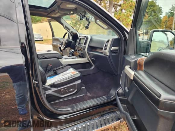 2016 Ford F-150 XLT z VIN 1FTEW1EF0GFB89571, wystawiony jako Copart lot #90269025 z przebiegiem 172 786 mil mil oraz Czysty tytuł • Clean title. Historia ofert i sprzedaży dostępna na DreamBid. Obrazek 5.