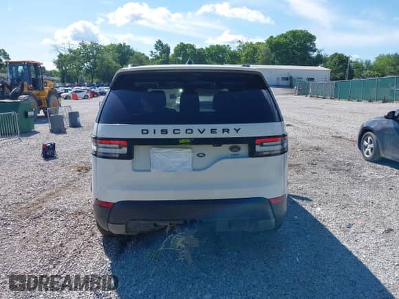 2018 Land Rover Discovery SE z VIN SALRG2RV7JA050945, wystawiony jako IAAI lot #42302649 z przebiegiem 108 925 mil mil oraz . Historia ofert i sprzedaży dostępna na DreamBid. Obrazek 17.